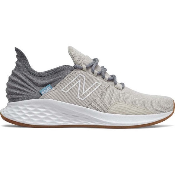 New Balance Shoes - Like new New Balance fresh roam roav beige and gray sneakers 9.5